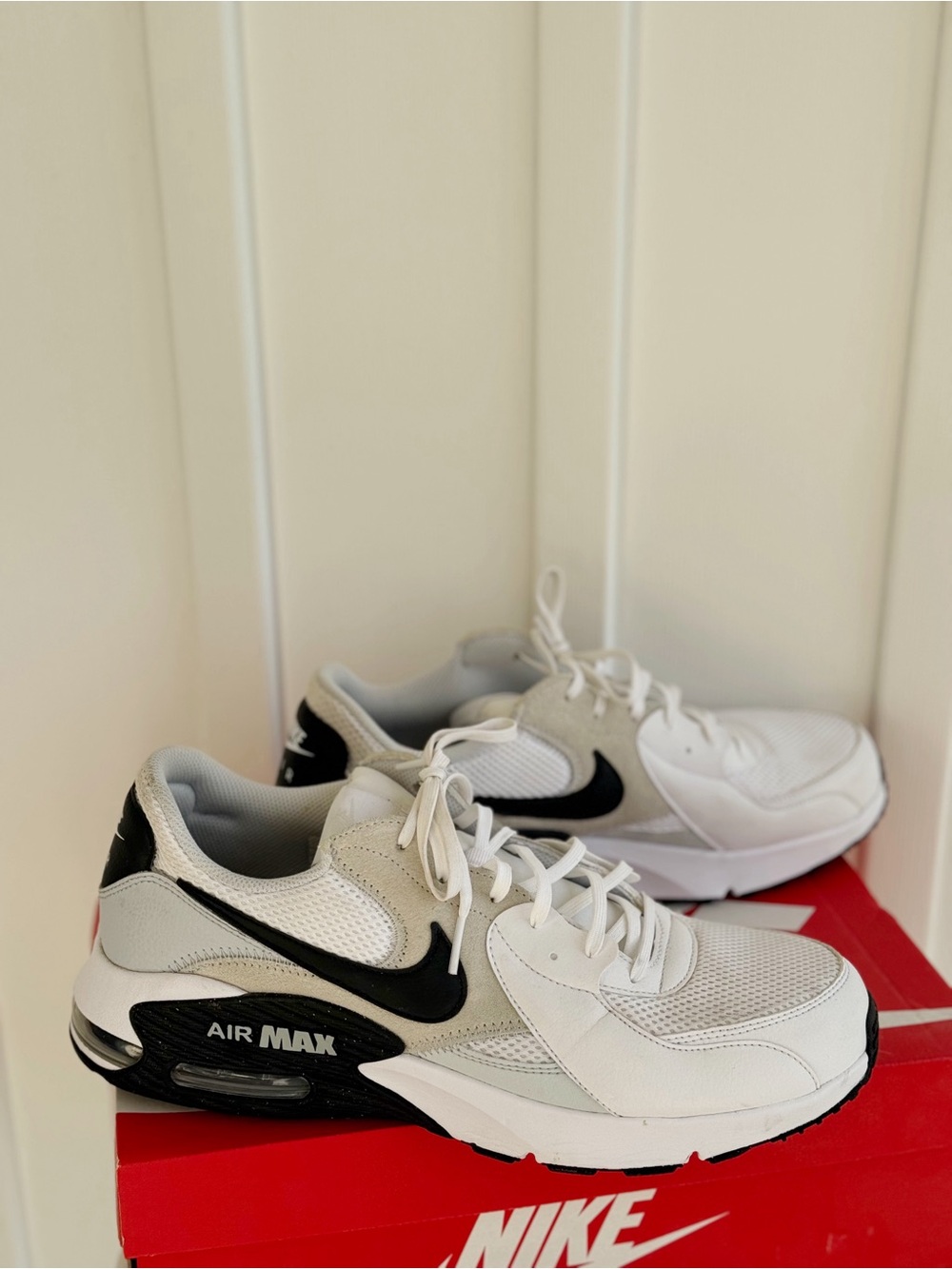 Nike Air Max Men's White and Black Running Sneakers - Picture 3 of 7